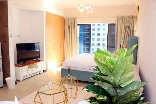 Cosmos Living Spacious with Balcony GCV1 Vacation rental in Dubai