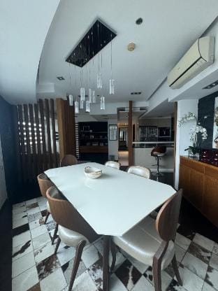 4 Bedroom (BR) Luxury Condo Hotel in Ortigas Apartment in Pasig