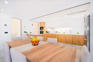Villa La Colline- 4 BR Private Pool Oasis Near Old Villa in Albufeira