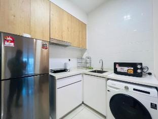 Blazing 1Bedroom @freeparking @Artemontkiara@Mitec Vacation rental in Federal Territory of Kuala Lumpur