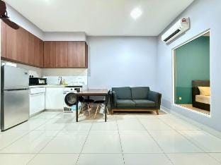 Sleek Escape 1BR@Artemontkiara@Mitec@Matrade Vacation rental in Federal Territory of Kuala Lumpur