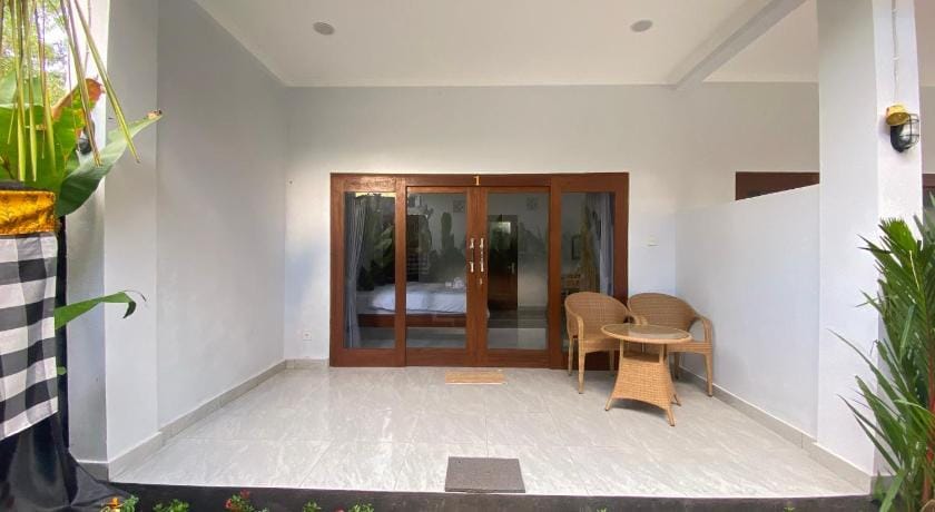 Holiday Guest House Bed and Breakfast in Abang