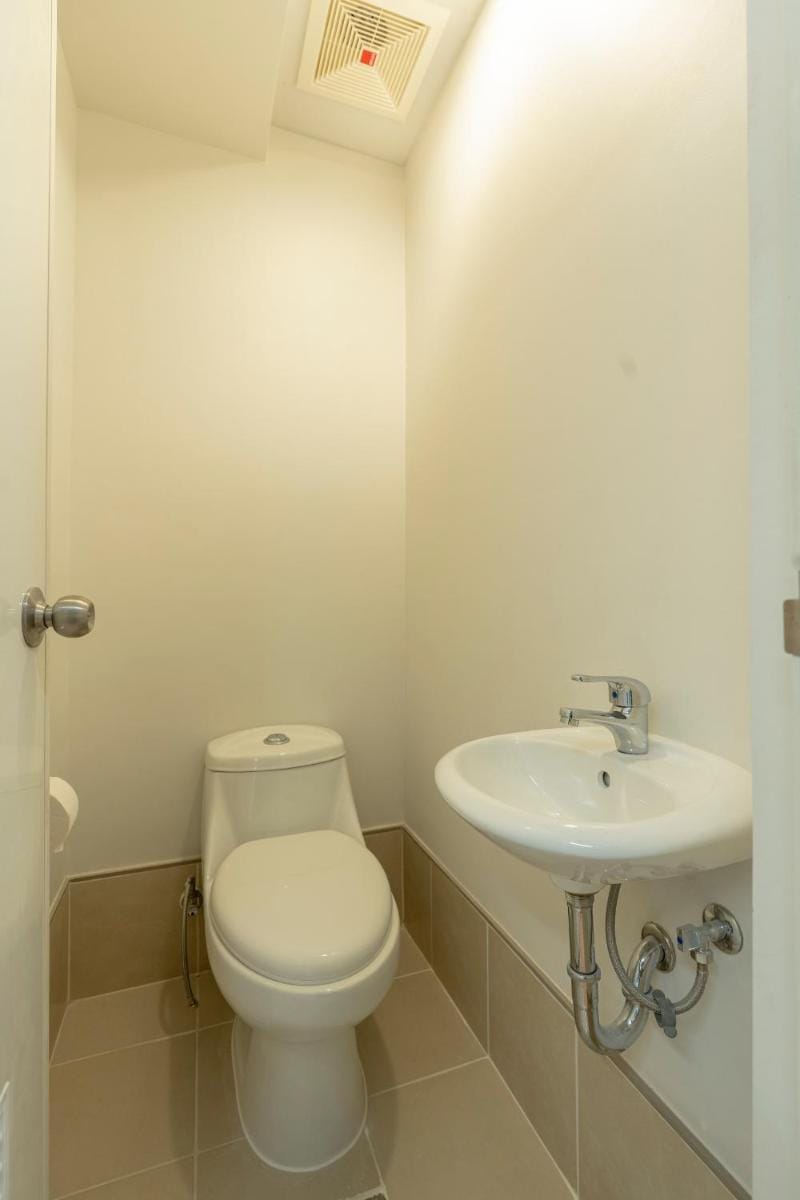 The City Flats - Cebu IT Park Hostel in Lapu-Lapu City
