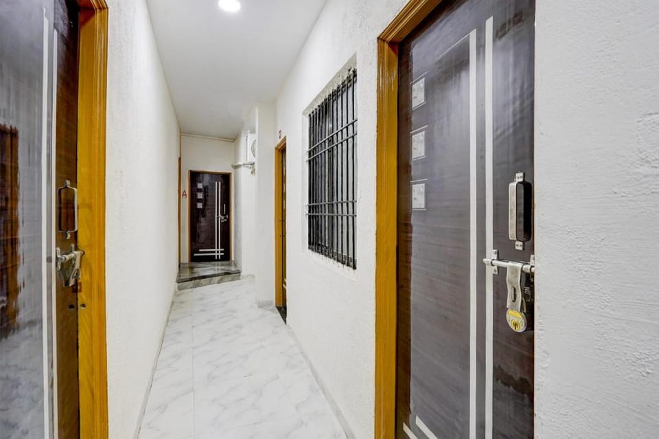 Hotel O Varad 7/12 Beer Bar & Lodging room Hotel in Maharashtra
