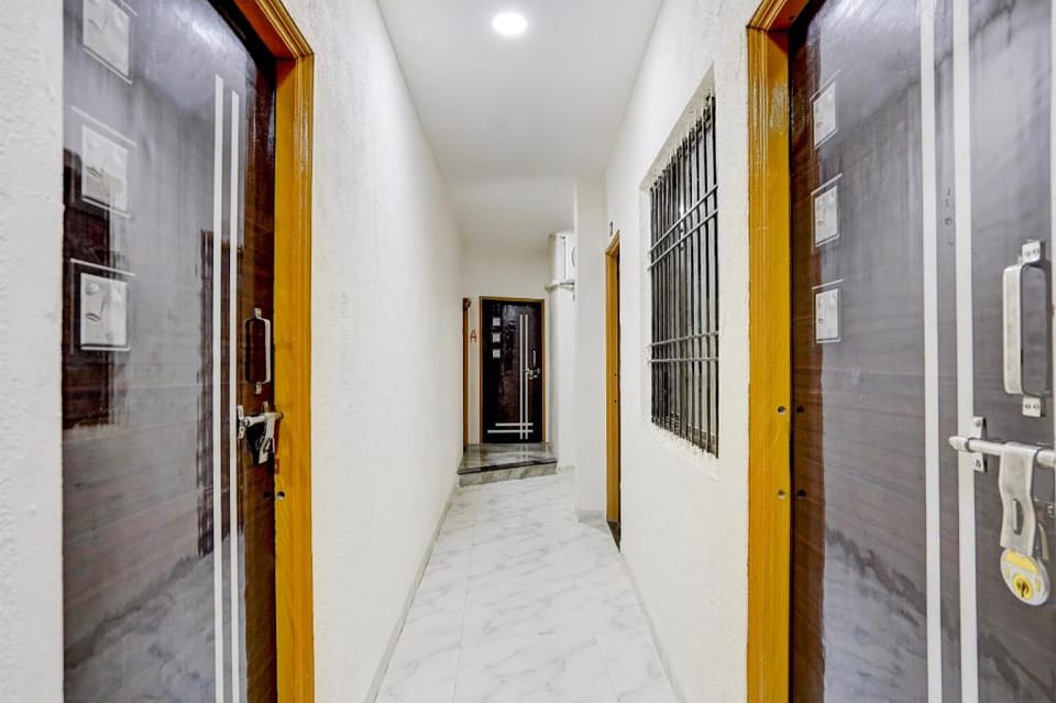 Hotel O Varad 7/12 Beer Bar & Lodging room Hotel in Maharashtra