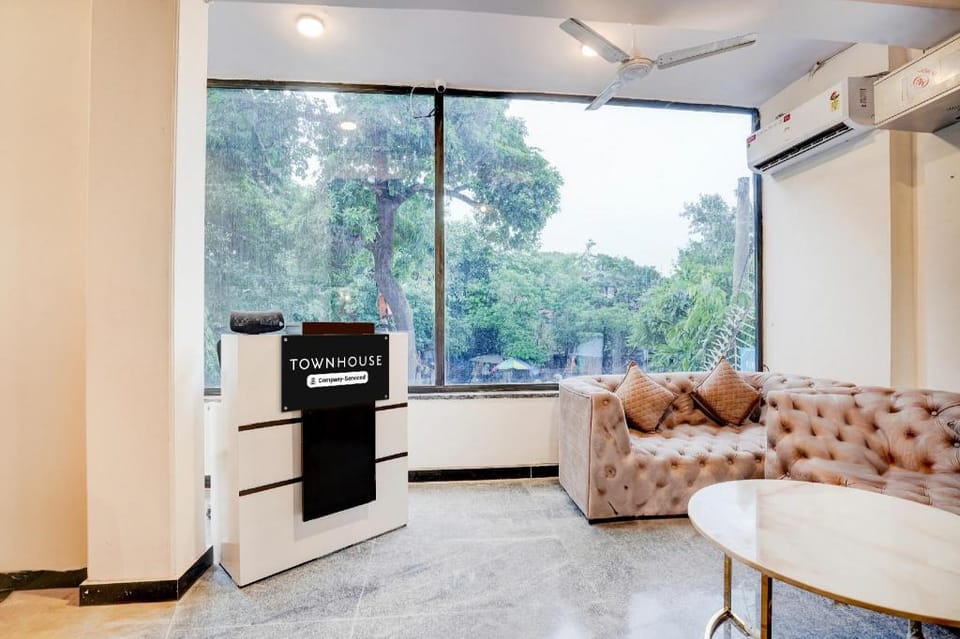 Super Townhouse Preet Vihar Metro Station Hotel in New Delhi