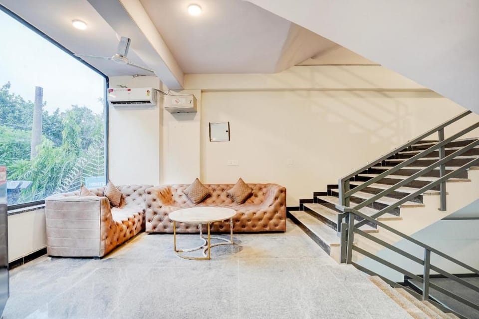 Super Townhouse Preet Vihar Metro Station Hotel in New Delhi