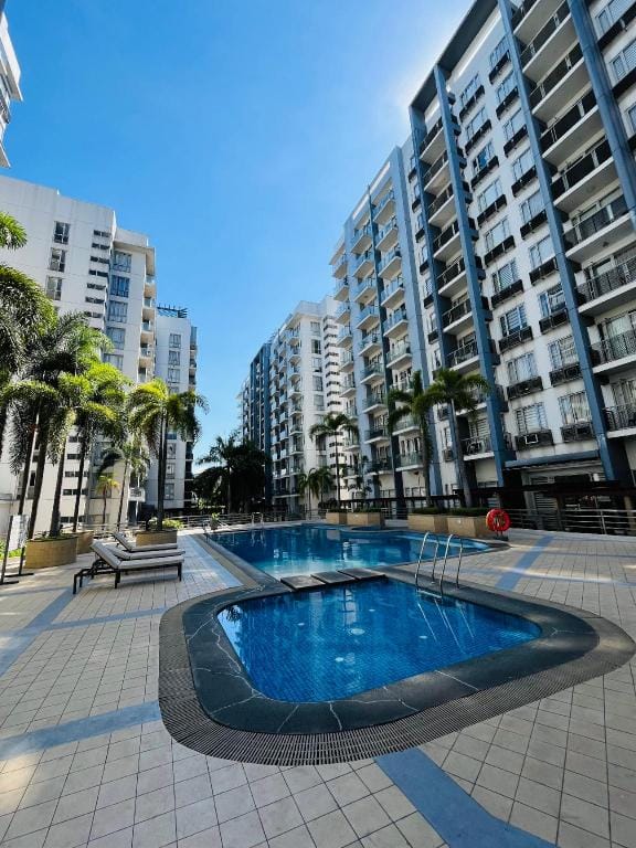 ONE PALM TREE VILLAS Hotel in Pasay