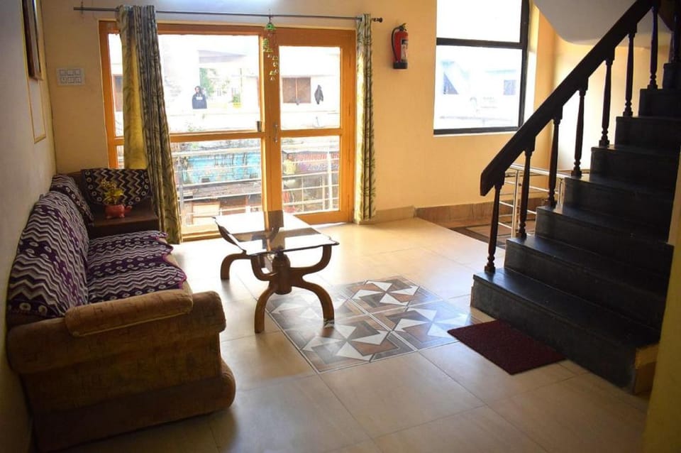Goroomgo Golden Haridwar Hotel in Uttarakhand