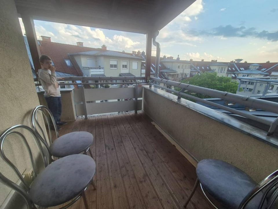 Quelle Apartment - 2BR Apartment with private garden connection and sauna Apartment in Hungary