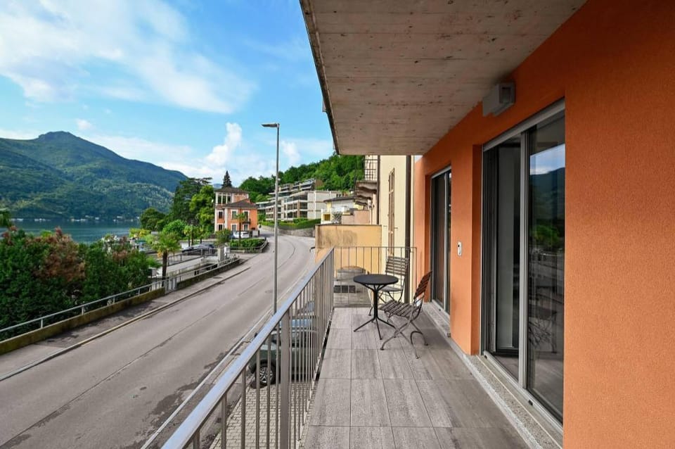 Sunny Suite with lake view Hotel in Lugano