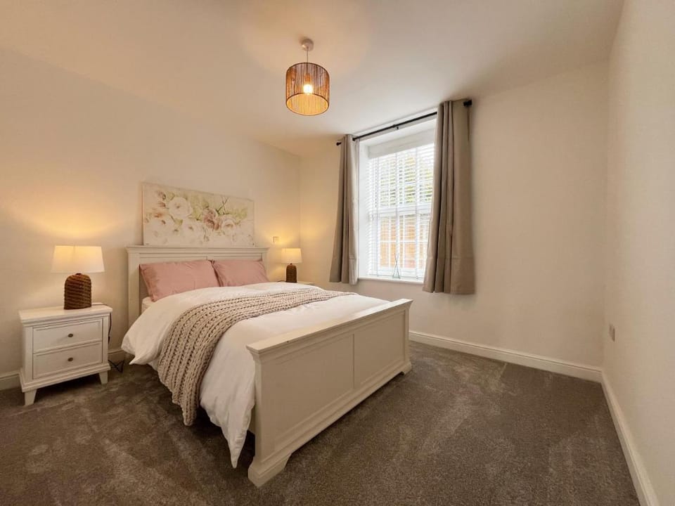 Kingsley Gardens Luxury Apartments Bed and Breakfast in Northampton