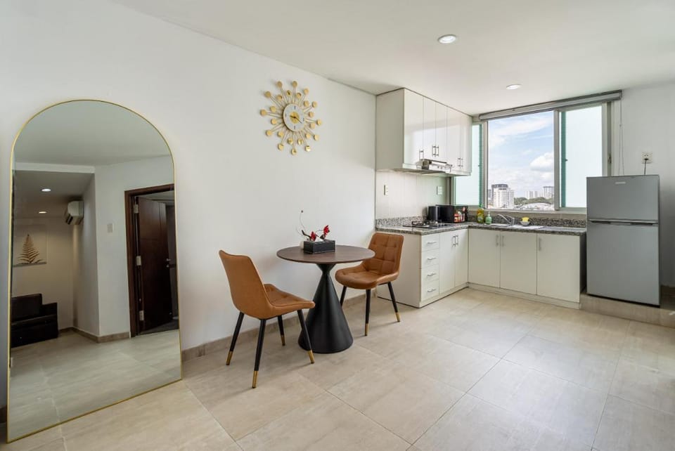 Otis Apartment - Balcony View - Steps from Bui Vien - International Plaza Building - District 1 Apartment in Ho Chi Minh City