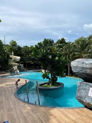 Phra Tamnak Hill Apartments Apartment in Pattaya City
