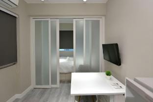 Cozy One-Bedroom Unit In the Heart of Central *1A Vacation rental in Hong Kong