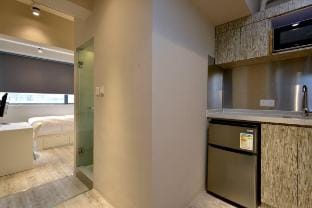 Prince Edward Luxury Studio *3C Apartment in Hong Kong