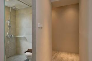 Prince Edward Luxury Studio *4C Apartment in Hong Kong