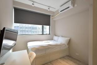 Prince Edward Luxury Studio *2C Apartment in Hong Kong