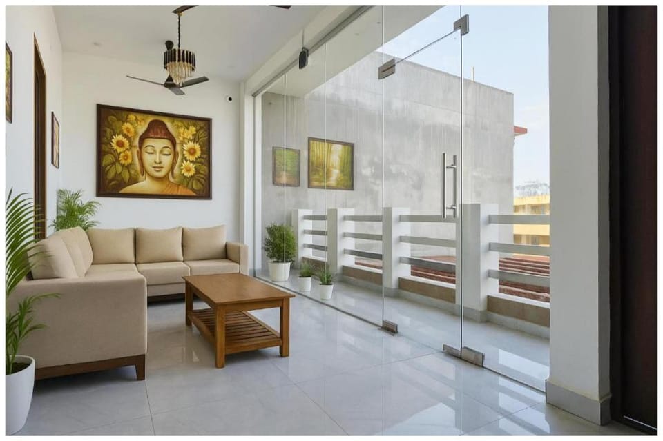 Goroomgo Ramayana Grand Hotel nearby Ram Mandir Ayodhya Hotel in Uttar Pradesh