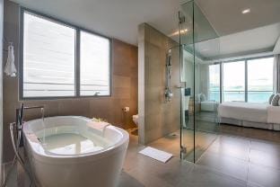 Ocean View 1BR Luxury Apartment (4*) Vacation rental in Da Nang