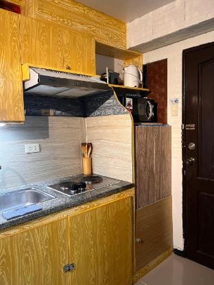 Campville 11, Bohemian Minimalist Vacation rental in Muntinlupa