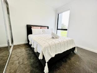 The Cozy Retreat Austral Brand Modern 4 Br Home Vacation rental in Rozelle