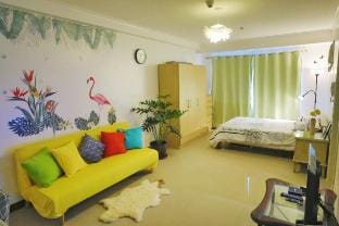 5 mins SM Aura Cozy Studio Free WIFI @BGC Apartment in Makati