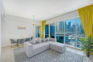 2 Bedroom Waterfront with Dubai Marina View Vacation rental in Dubai