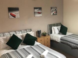04 St Andrews - sleeps 6 Apartment in Lytham St Annes