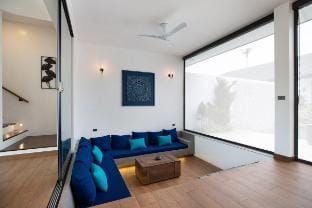 Sumptuous 4 bedroom pool villa at rawai beach Vacation rental in Rawai