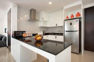 Lovely pool villa 2 bedrooms in rawai with seaview Villa in Rawai