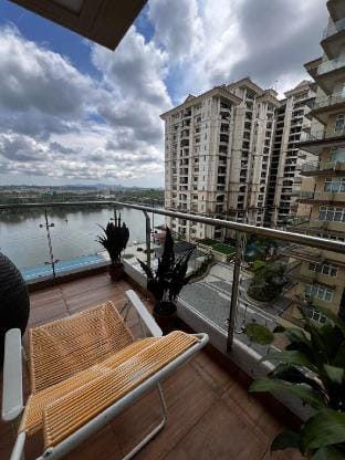 LoFF Suite 2 Bedroom at Riverine Diamond Resort Apartment in Kuching