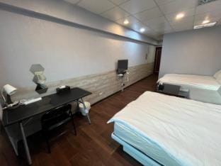 Opposite Taipei Station for 2~6 elevator building Vacation rental in Taipei City