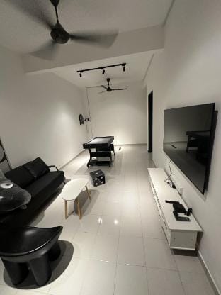 Jalan impiana 21(kelapa sawit )kulaijaya(freepark) Vacation rental in Johor
