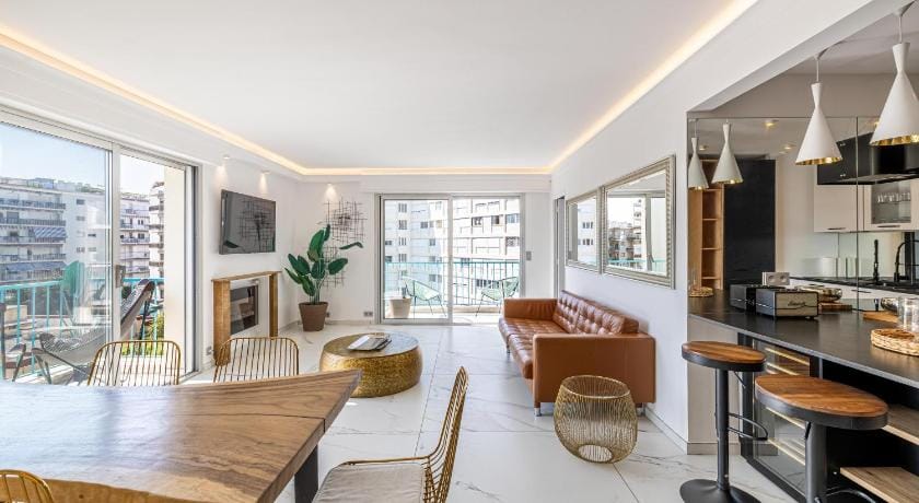 Modern apartment-3BR- 6P-Croisette plage  Apartment in Cannes