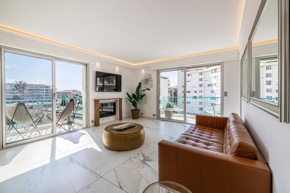 Modern apartment-3BR- 6P-Croisette plage  Apartment in Cannes