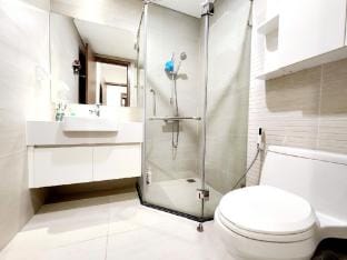 Căn Hộ Hiện Đại 4 phòng ngủ tại vinhomes skylake Apartment in Laos