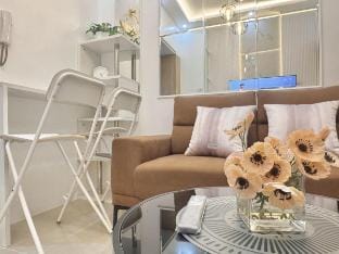 Calming Daydream | Shore 1 @ MOA | Washer Apartment in Pasay