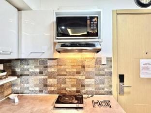 Metro Chic Getaway | Washer | 1-BR | Pool View Apartment in Makati