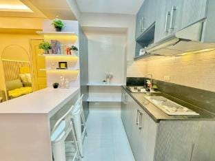 Starlight Suite in QC | Washer | Bed + Sofa Bed Apartment in Quezon City