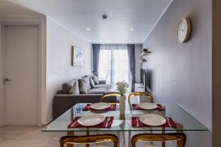 Pool View 1 Bed Apt (T2-620) Vacation rental in Chalong