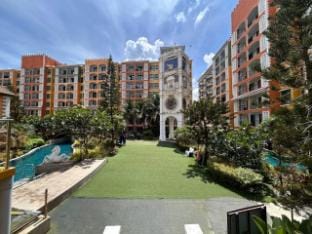 Pool Front Apartment  Apartment in Pattaya City
