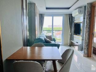Dusit Grand Park2 monthly rent King size bed Vacation rental in Pattaya City