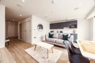 Ultra-Modern Luxury 1BR in Central Leeds LS1 Free Secured Parking Apartment in Leeds
