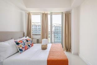 Jing'sCrib 2BR Apartment by Azure Near Airport Apartment in Paranaque