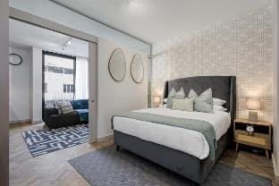 Luxury Apartment @ One Rosebank Vacation rental in Johannesburg