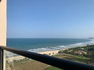 Ocean View Luxury Apartment in Sheraton Building Vacation rental in Da Nang