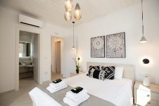 Villa Platinum Mykonos:Lux Private Pool & Sea View Vacation rental in Mykonos, Mikonos 846 00, Greece