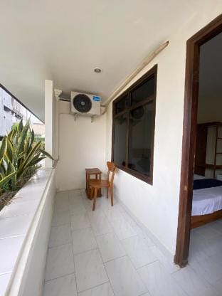PB Hotel- 15 Second to the beach Apartment in Kuta