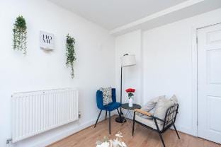 Stylish Spacious Home in  City Centre-Free Parking Apartment in Southampton